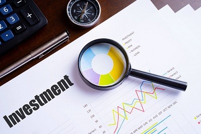 Qiyosiy ustunlik nuqtai nazaridan investitsiyalar uchun eng  jozibador tarmoqlarni aniqlash